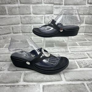 Crocs Sanrah Women's Size 6 Metallic Silver Black Thong Flip Flop Sandals